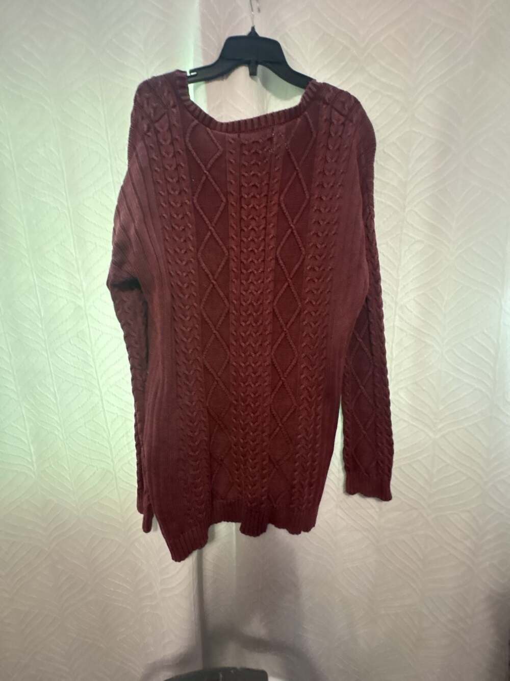 Natural Reflections Burgundy Cable Knit V-Neck High-Low Sweater Size L - Picture 4 of 4